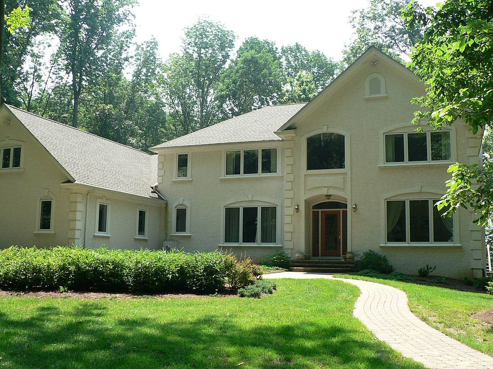 Beautiful, Pristine Home