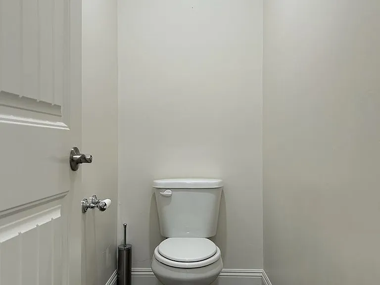 432 Thomas St — Photo 14