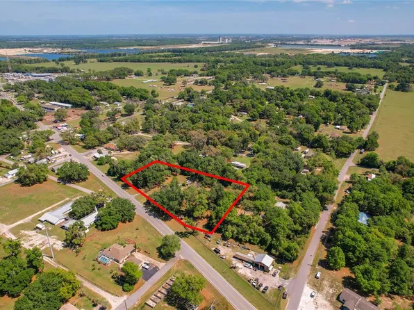 907 S Us Highway 301, Sumterville, FL 33585