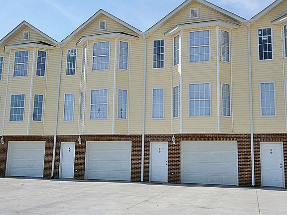 2nd image of 2271 Garrett Ln APT C