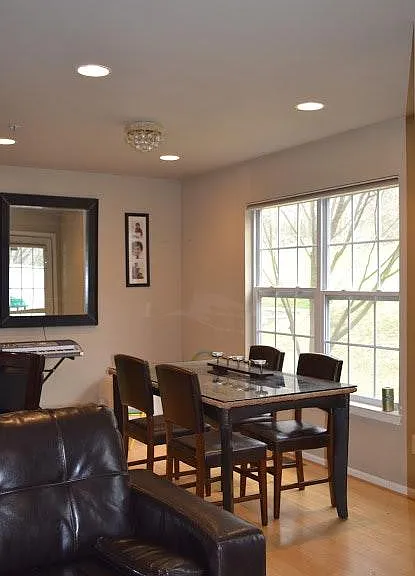 124 Wallace Ct — Photo 12