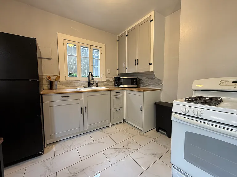 5613 La Mirada Ave — Photo 9