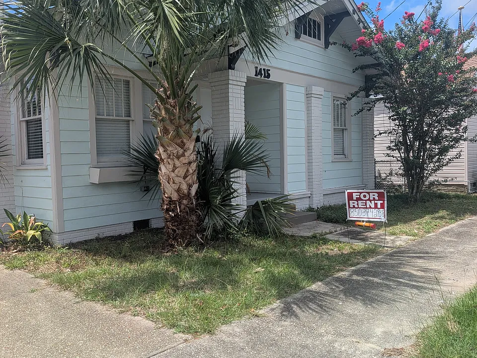 1415 E Cervantes St #1