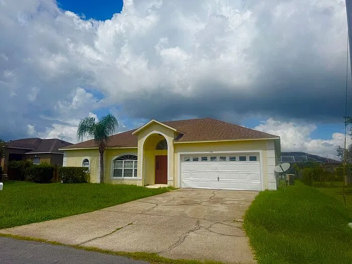 3 bed, 2.0 bath, 1879 sqft, $1,700 — Photo 3