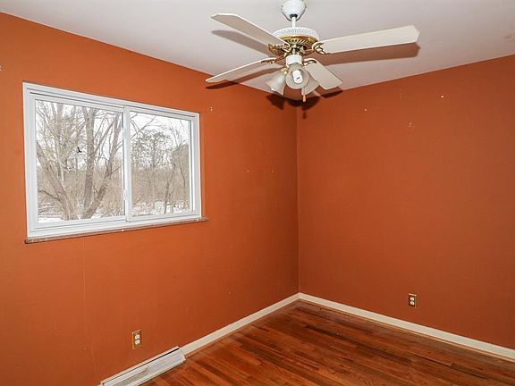 4th image of 3526 Crawford St