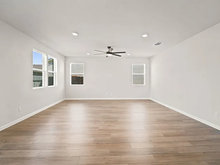 212 Swinging H Ln — Photo 10