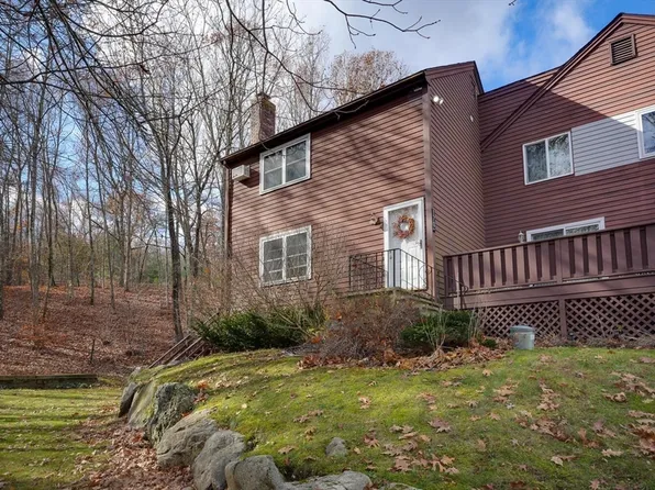 170 Cowell Rd, Wrentham, MA 02093