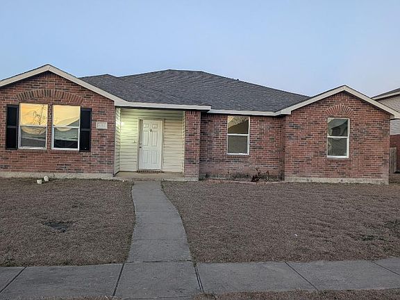 2nd image of 1212 Cyprus Dr