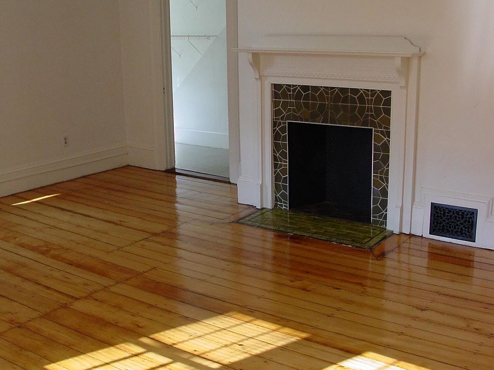 2nd image of 31 Warren Ave APT 2W
