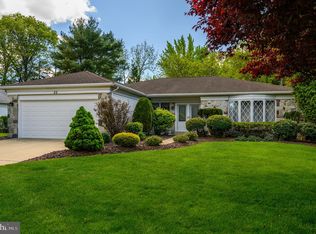 22 Greentree Way, Cherry Hill, NJ 08003