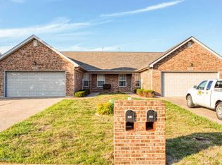 142 Cherokee Ct, Shepherdsville, KY 40165