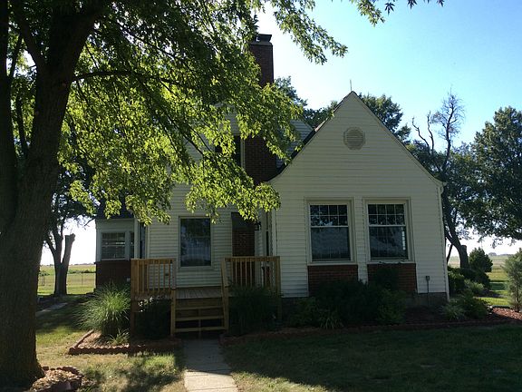 Side entrance from driveway