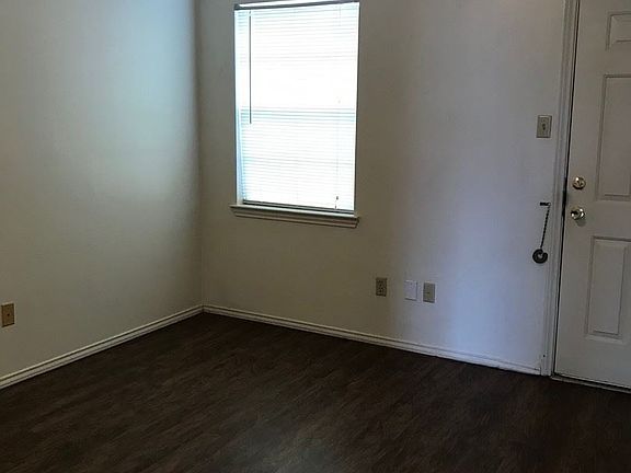 5th image of 1412 Courtney Pl APT B
