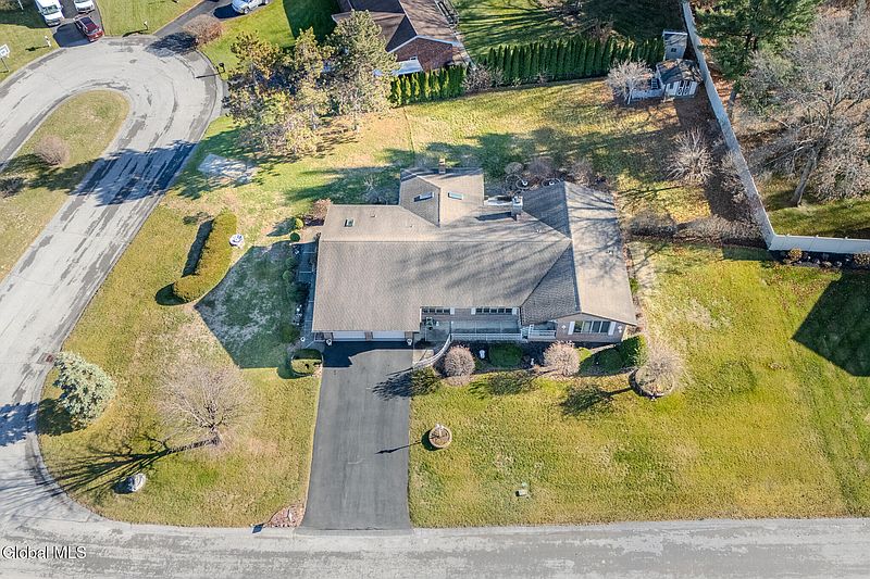 3rd image of 15 Huntleigh Drive