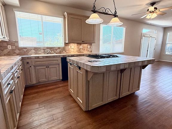 5th image of 1090 Megan Ct