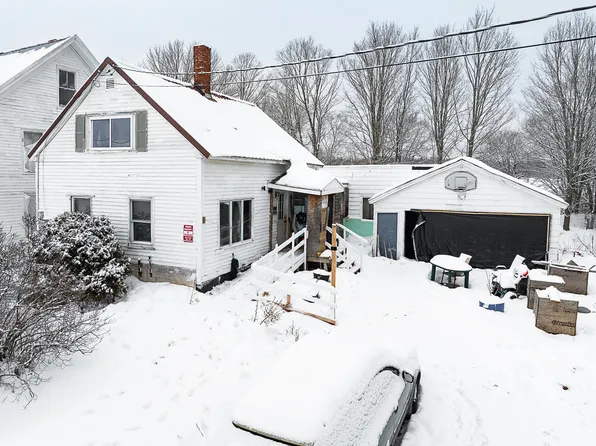 34 Center Street, Kenduskeag, ME 04450