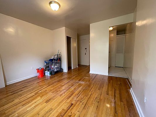 4th image of 340 E 85th St APT 3D