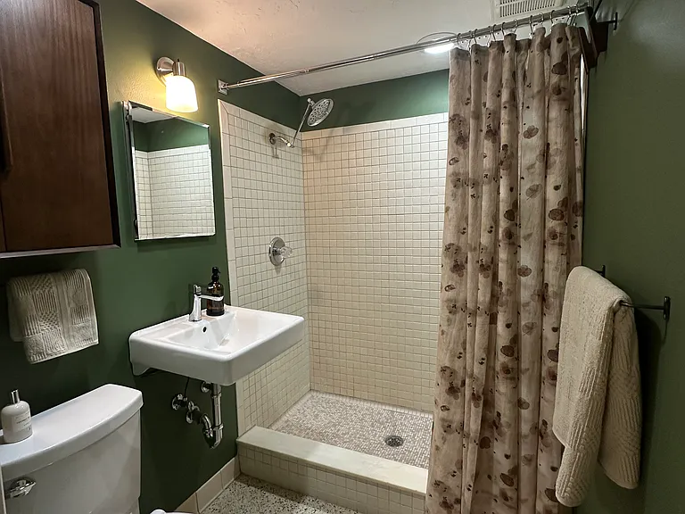 145 10th Ave N #1 — Photo 7