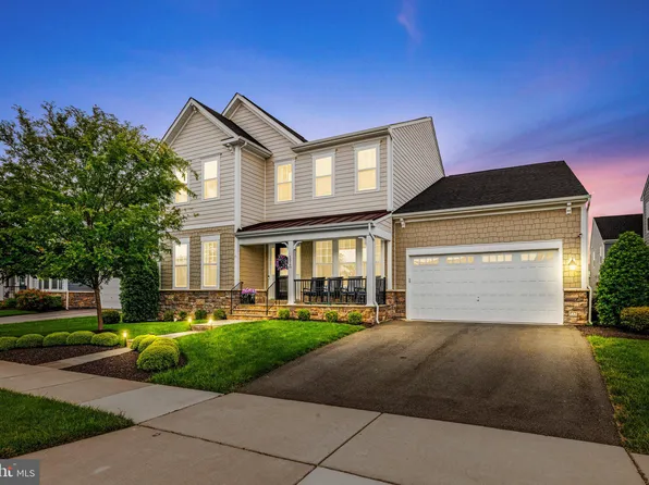 1017 Akan St SE, Leesburg, VA 20175