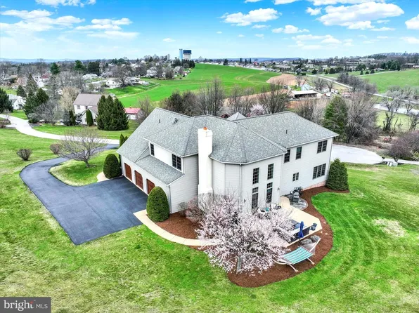 750 Rydell Dr, Dallastown, PA 17313