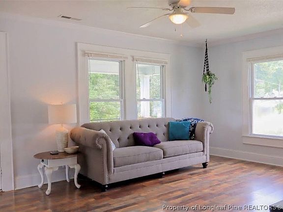 4th image of 606 Laundry St