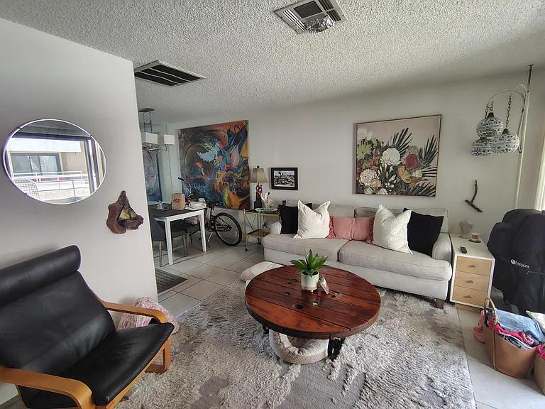 467 S Calle El Segundo #D2 — Photo 1