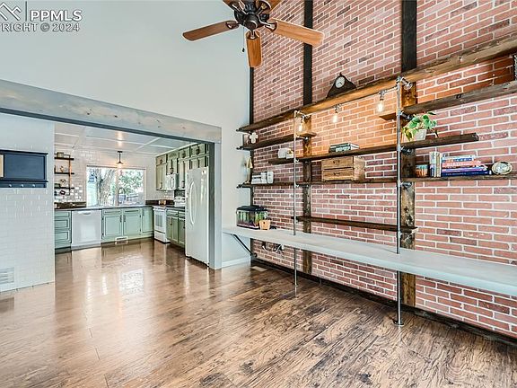 4th image of 8430 Pepperridge Dr