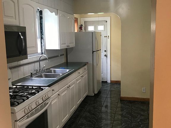 4th image of 8825 188th St