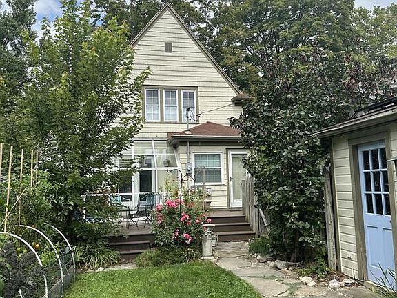 2nd image of 1725 Charlton Ave
