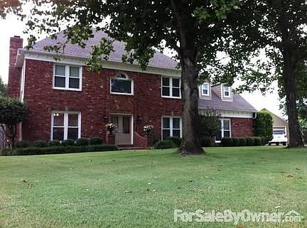 Large lot on private cove
						:
						In ground sprinkler system, second garage with workshop, and ext. storage shed