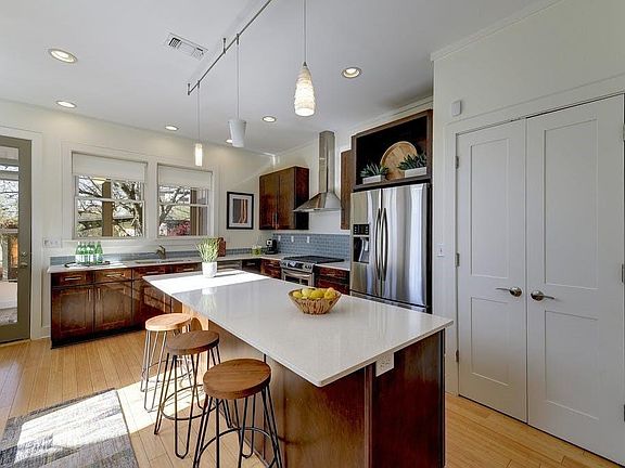 3rd image of 1501 Madison Ave #A