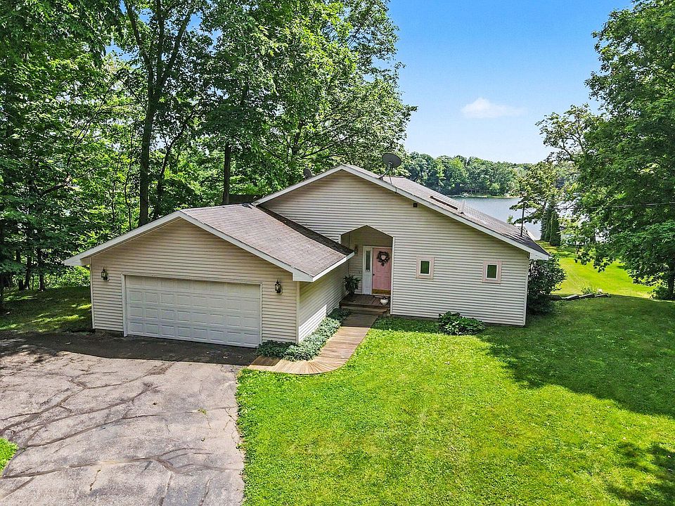 1st image of 47135 Lakeview Dr