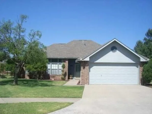 305 SW 79th St, Lawton, OK 73505