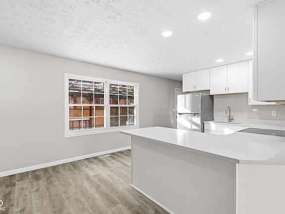 5th image of 7933 E 34th St