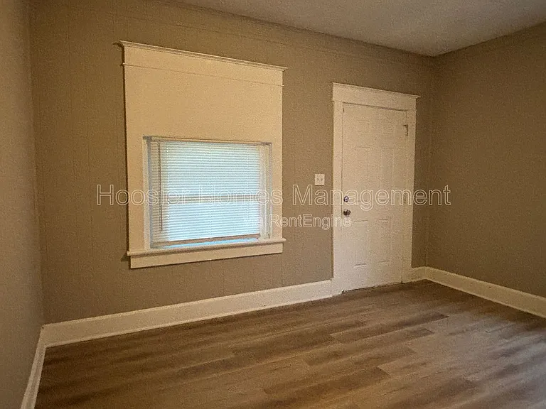 1421 N Olney St — Photo 3