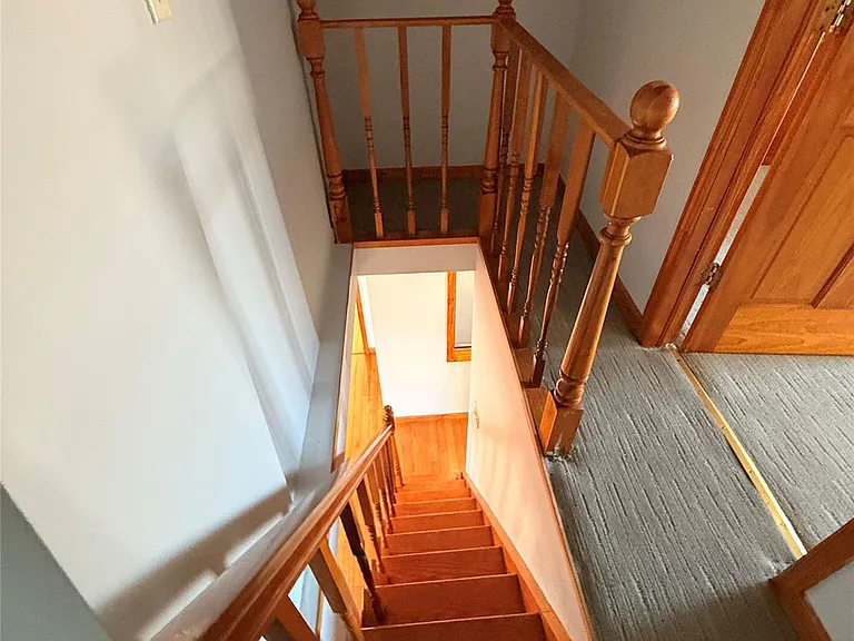 21734 Hempstead Ave — Photo 5