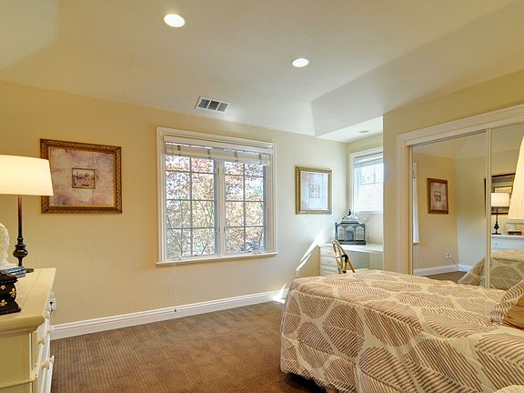 4th image of 18700 Montewood Dr