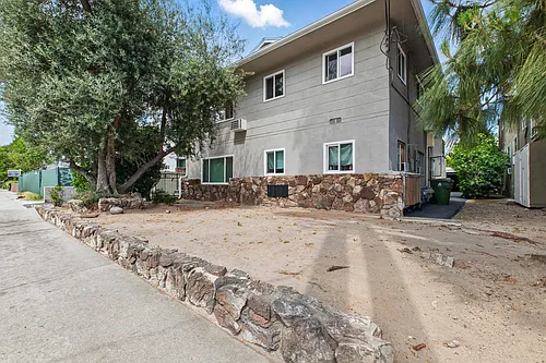 5804 Whitsett Ave #2 Photo 1 5804 Whitsett Ave #2 Photo 1