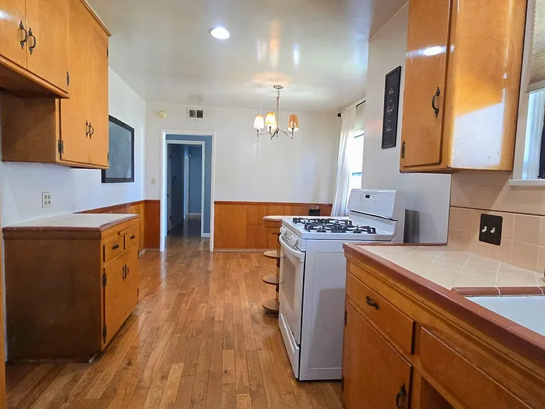 726 N Foxdale Ave — Photo 3