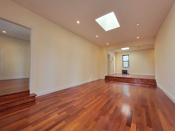 4th image of 310 E 74th St #6X