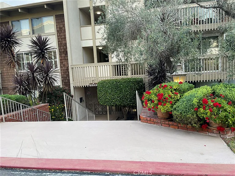 6542 Ocean Crest Dr — Photo 31