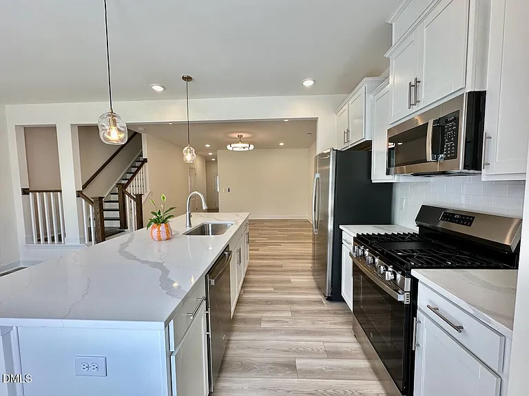 947 Kensley Grove Ln — Photo 9