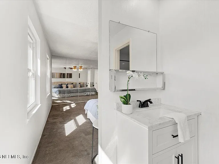 8140 Sutton Pl E — Photo 16