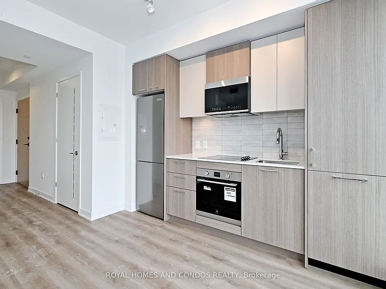 10 Oak St #1510 — Photo 14