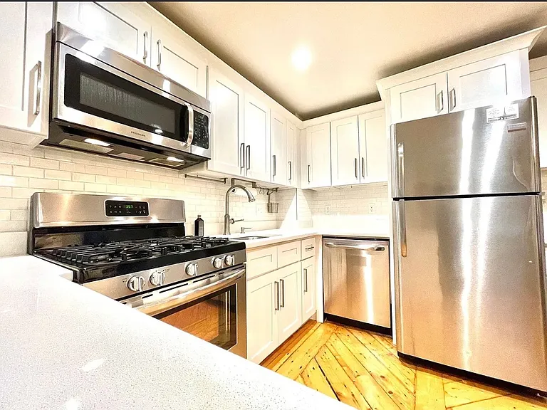 497 Sumner St #2 — Photo 3