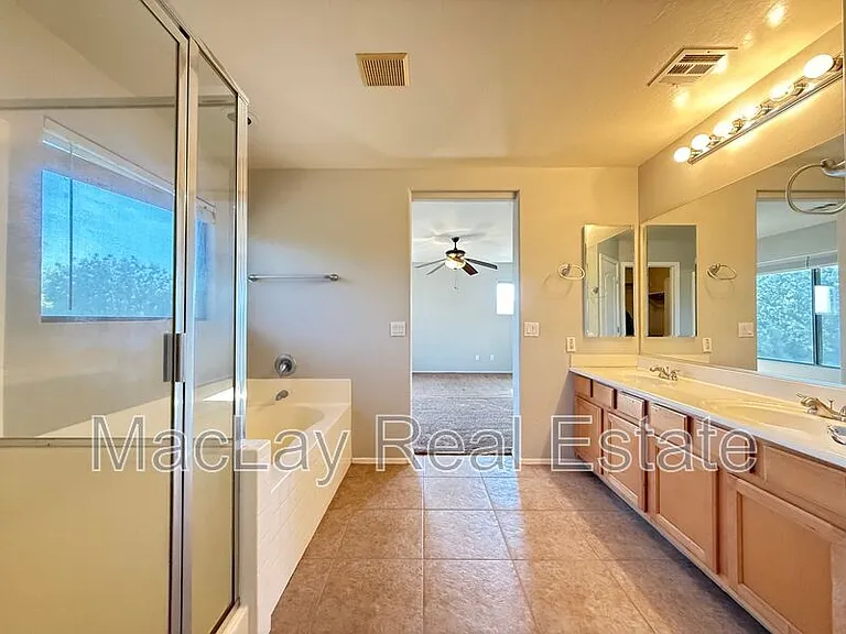 19641 E Carriage Way — Photo 14