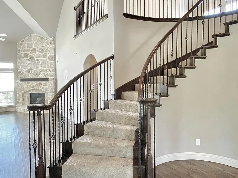 3052 Aerial Dr — Photo 2