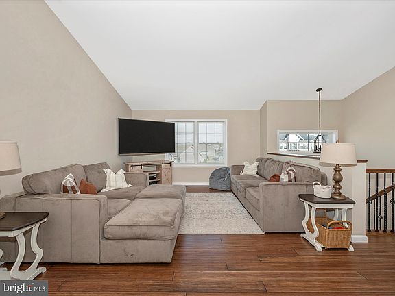 5th image of 15580 Wedgewood Dr