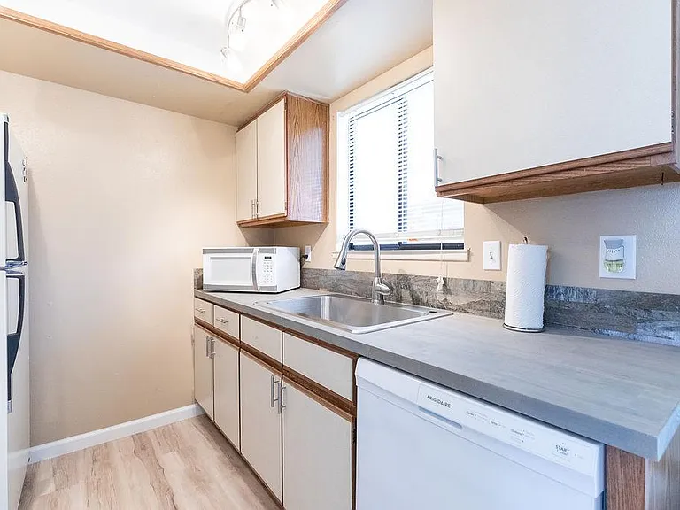 620 Perdew Ave #B — Photo 12