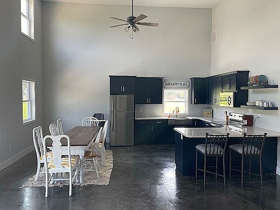 Kitchen & Dining Area